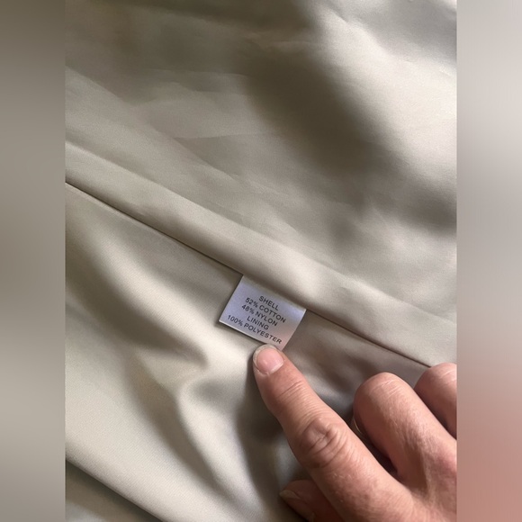 SOLD Authentic Burberry London Trench - Picture 5 of 6